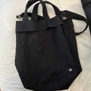 Lululemon on my level bag